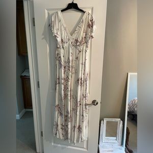 White maxi dress with waist tie